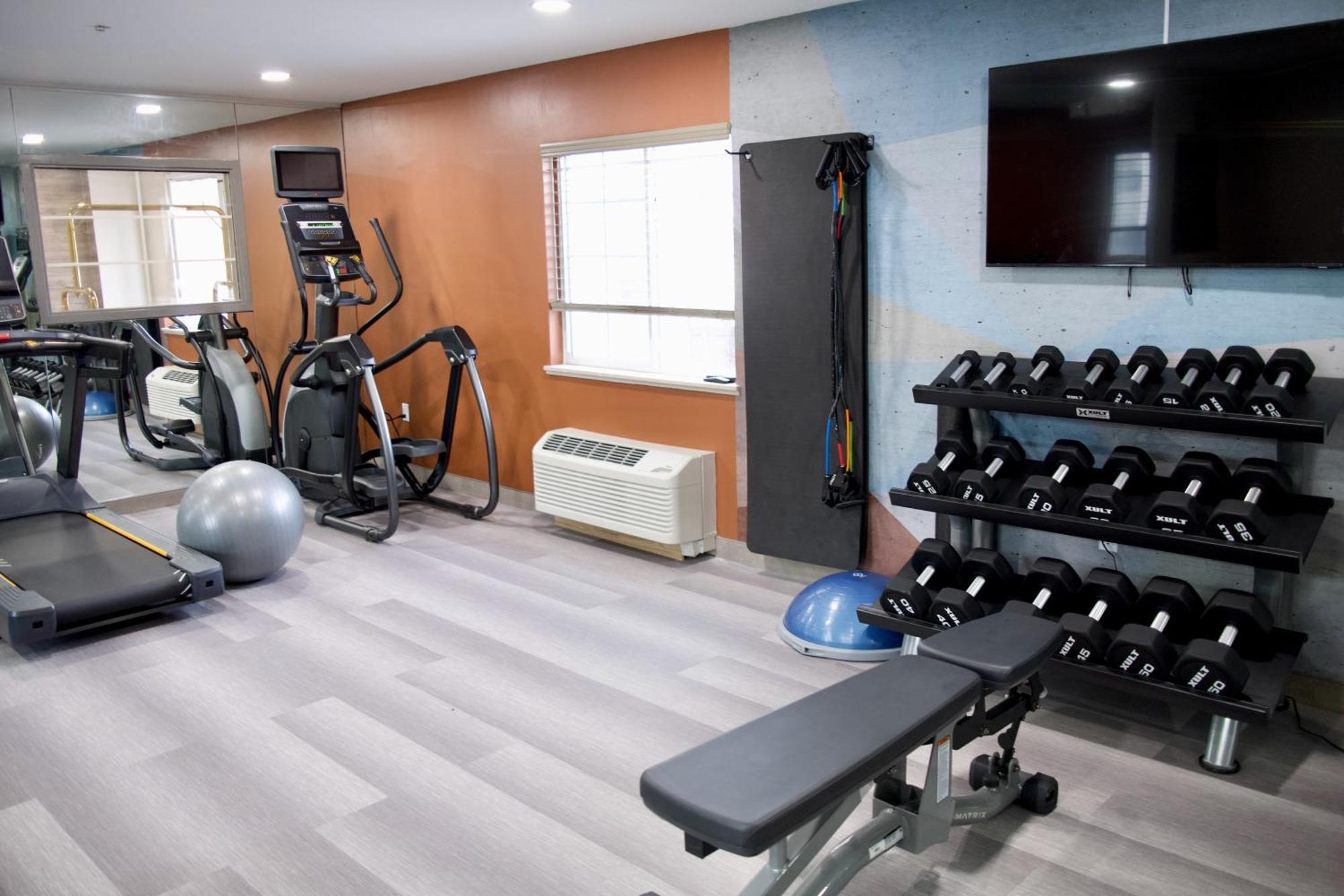 Candlewood Suites Harrisonburg By Ihg Esterno foto